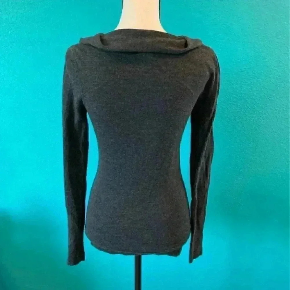 Merona 100% wool sweater in size small - Picture 2 of 3